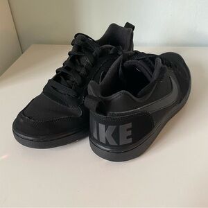 Nike Court Borough Low GS Black | Size 5Y
